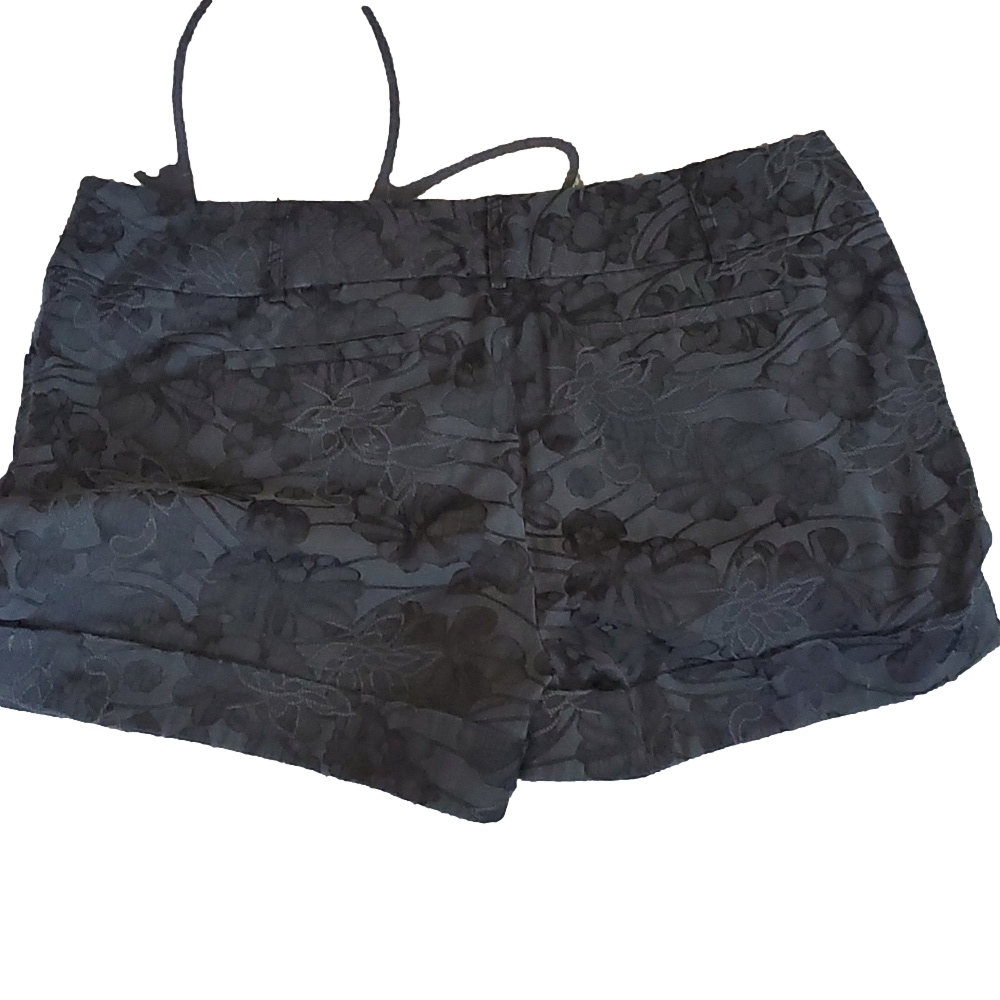 Smart set Black Embossed shorts size 16 - Picture 4 of 4